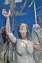 98 Donne nel vetro (3)